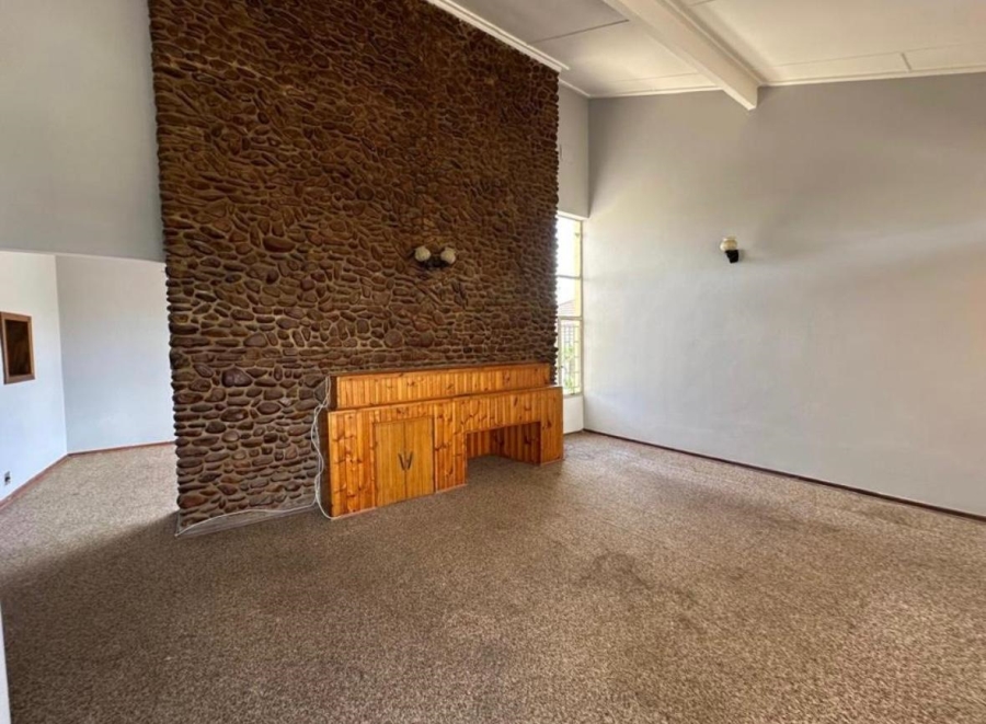 3 Bedroom Property for Sale in Heuwelkruin Eastern Cape